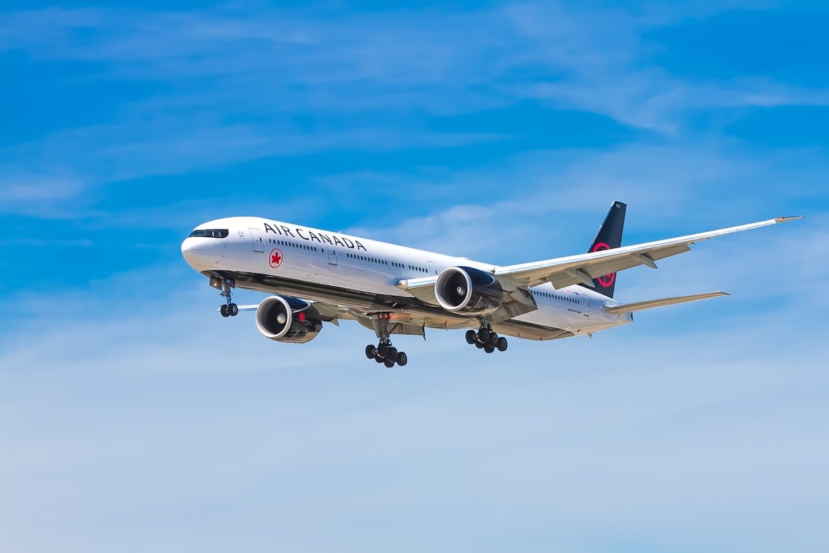 Miami Airport Guide: MIA & FLL — Transfers, Tips & Transit